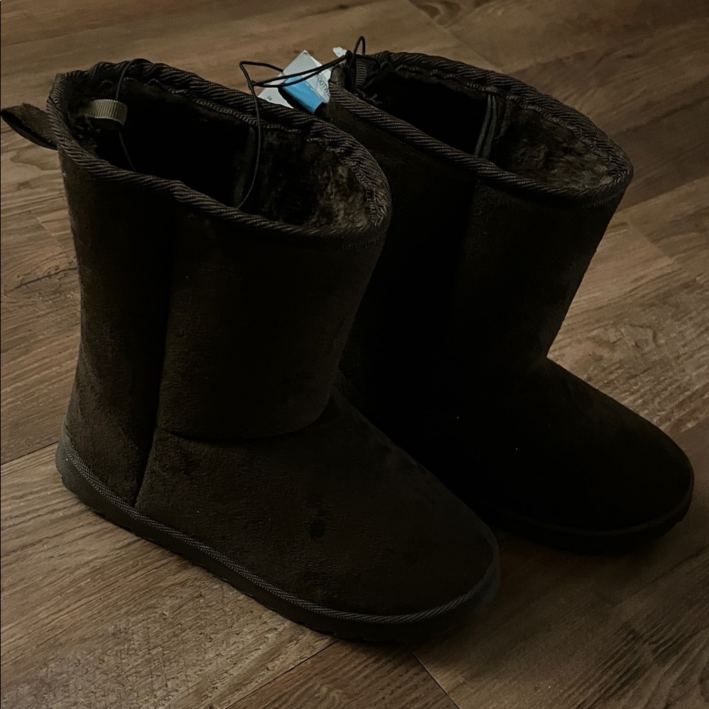 Cozy Dark Brown Suede Boots